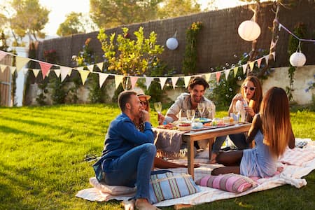 Top Tips For Outdoor Party Planning This Summer